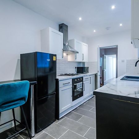 3 Bedroom House Manchester Hosted By Mcr Dens Zewnętrze zdjęcie